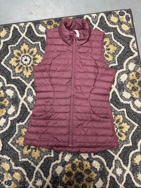 🍋🍋 lululemon packable down vest